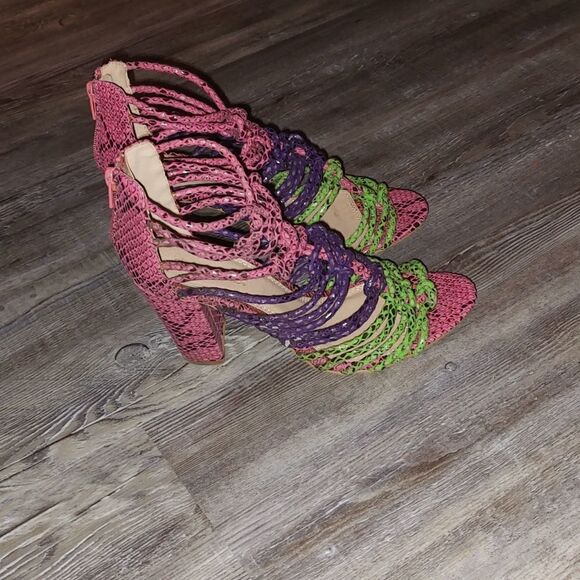 Shoe dazzle Estrella strappy  snakeskin chunky heel sandals Sz 7.5 - Picture 5 of 7